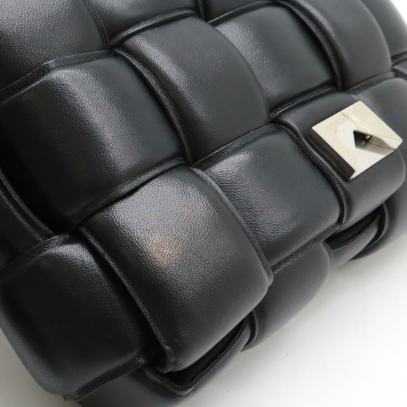 Bottega Veneta Maxi Intrecciato Padded Cassette Bag Black - Picture 7 of 8